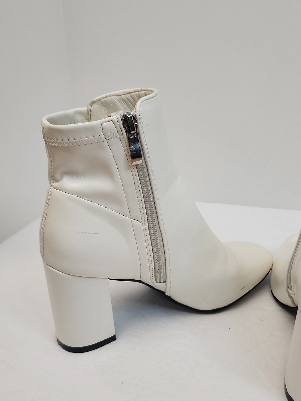 MIA White Block Heel Ankle Boots Side Zip Booties Size 6.5 - Picture 4 of 12